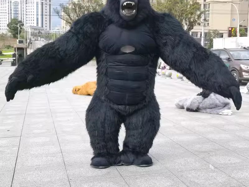 Anime Cosplay Real Life - الحياة الحقيقية نفخ الغوريلا زي كامل