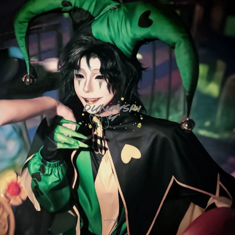 زي تنكري للرجال على شكل مهرج ب - مراجعة Anime Cosplay Expo 2025 وسعره